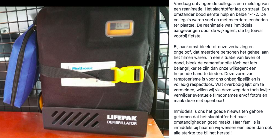 Foto van een defibrillator in een auto